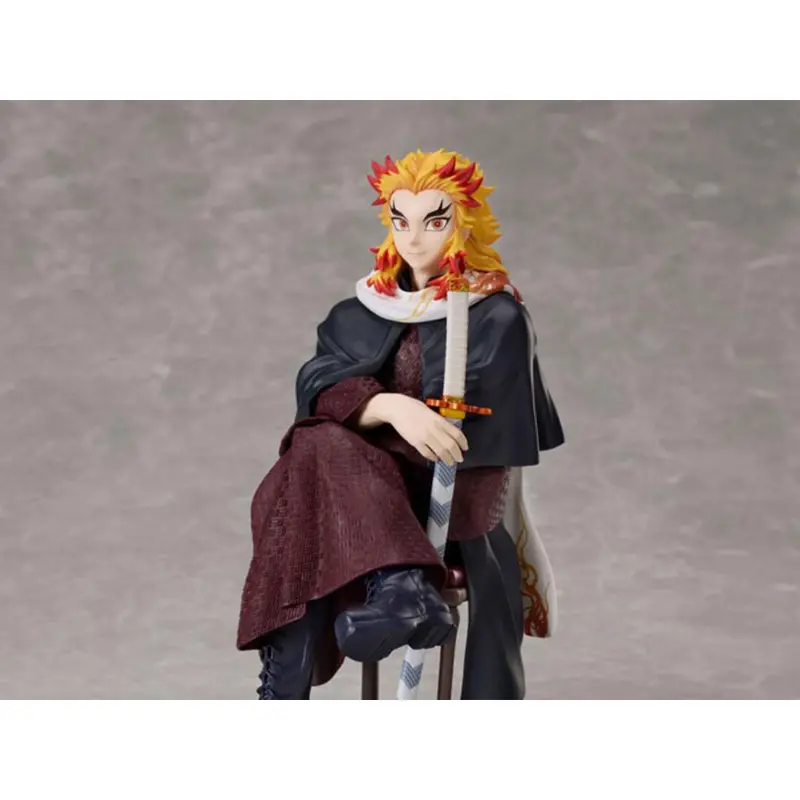 Demon Slayer: Kimetsu No Yaiba - Kyojuro Rengoku Non Scale Figure 1