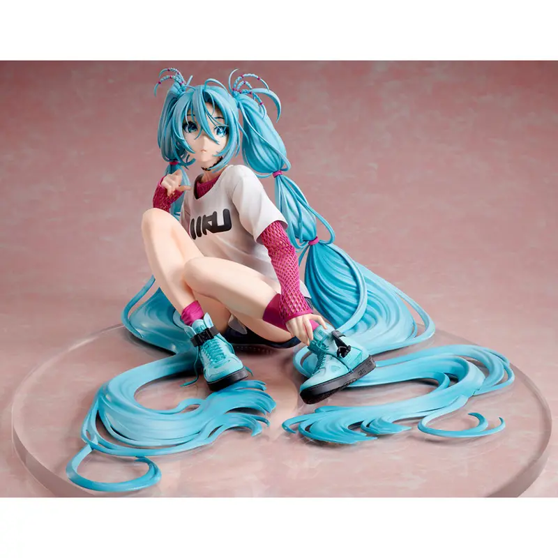Hatsune Miku X Mai Yoneyama The Latest Street Style "Cute" 2