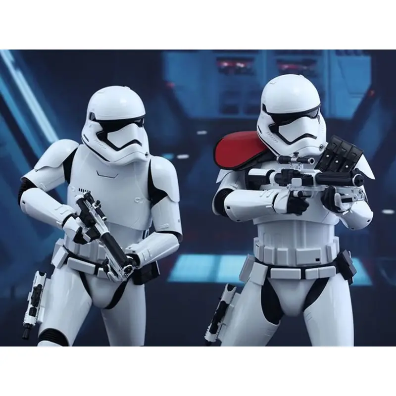 Hot Toys Mms335 First Order Officer & Stormtrooper 1