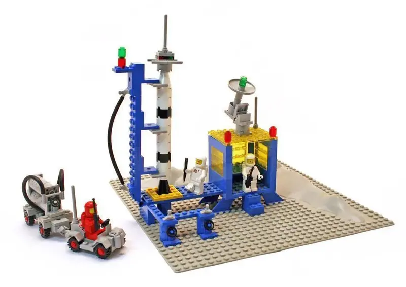 Lego Alpha-1 Rocket Base 483 Space - Classic 1