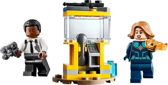 Lego Captain Marvel And Nick Fury 30453 Marvel Super Heroes 2