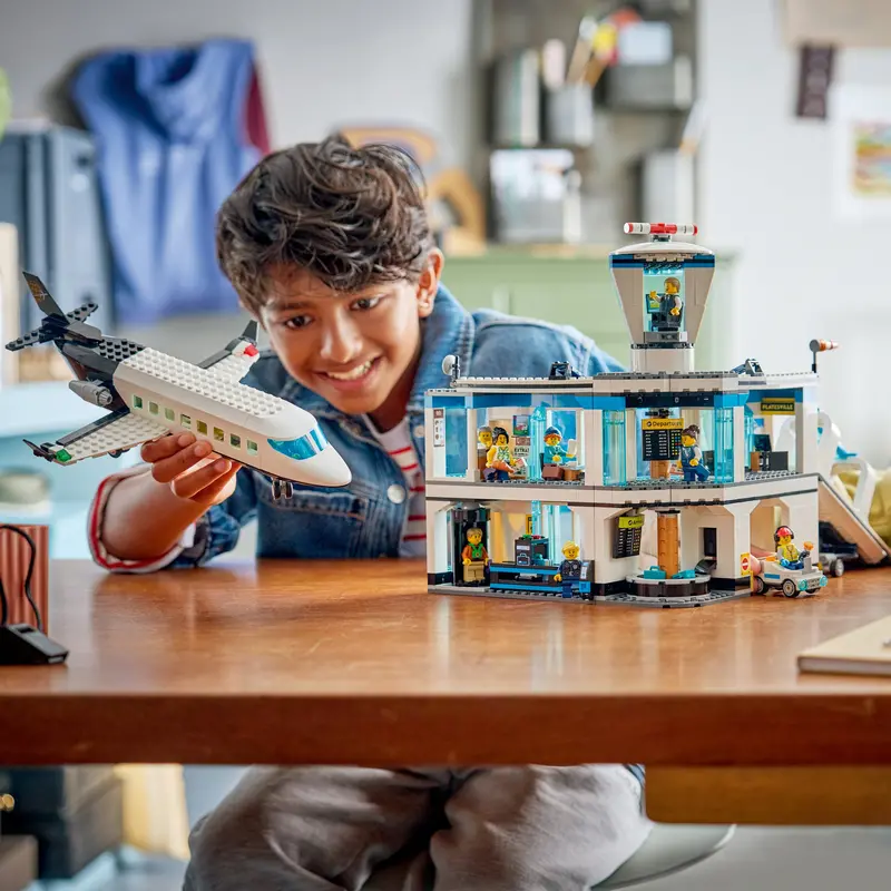 Lego® City Luchthaven Met Vliegtuig - Speelgoedset Met Vliegveldmodel Voor Fantasierijk Spelen - 60502 2