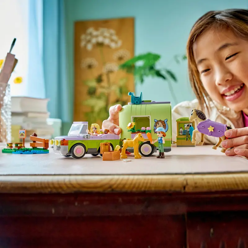 Lego Friends Trailer Met Paard En Veulen Bouwpakket Met Speelgoed Voor Kinderen En Poppetjes 42695 2