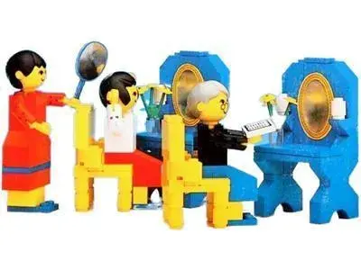 Lego Ladies' Hairdressers 296 Homemaker 1