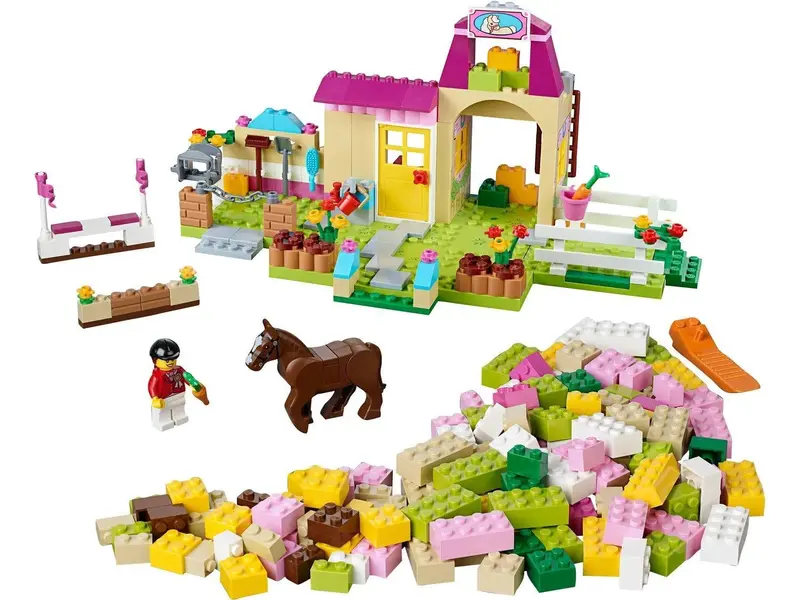 Lego Pony Farm 10674 Juniors 1