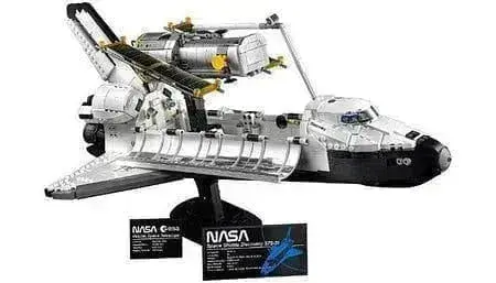 Lego Space Shuttle Discovery 10283 Creator Expert 2