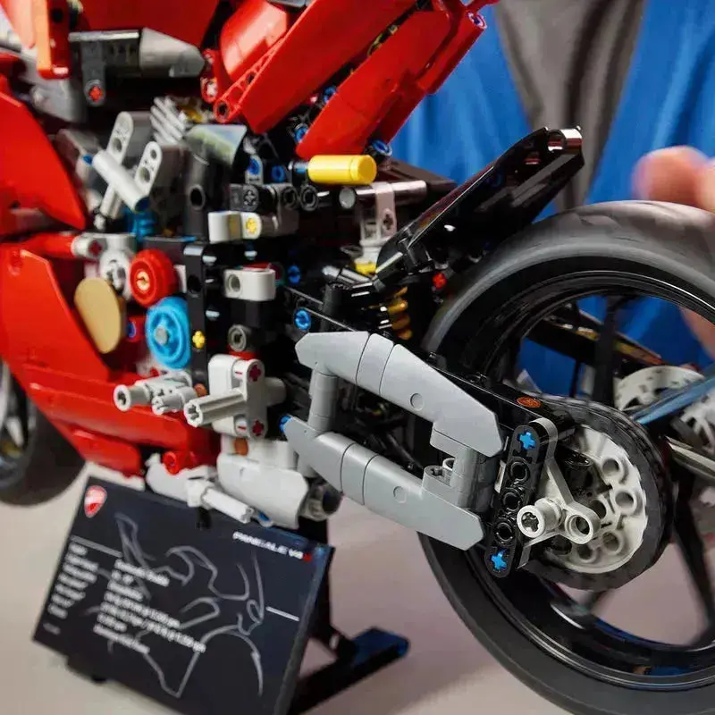 Lego The Ducati Panigale V4 S 42202 Technic 2