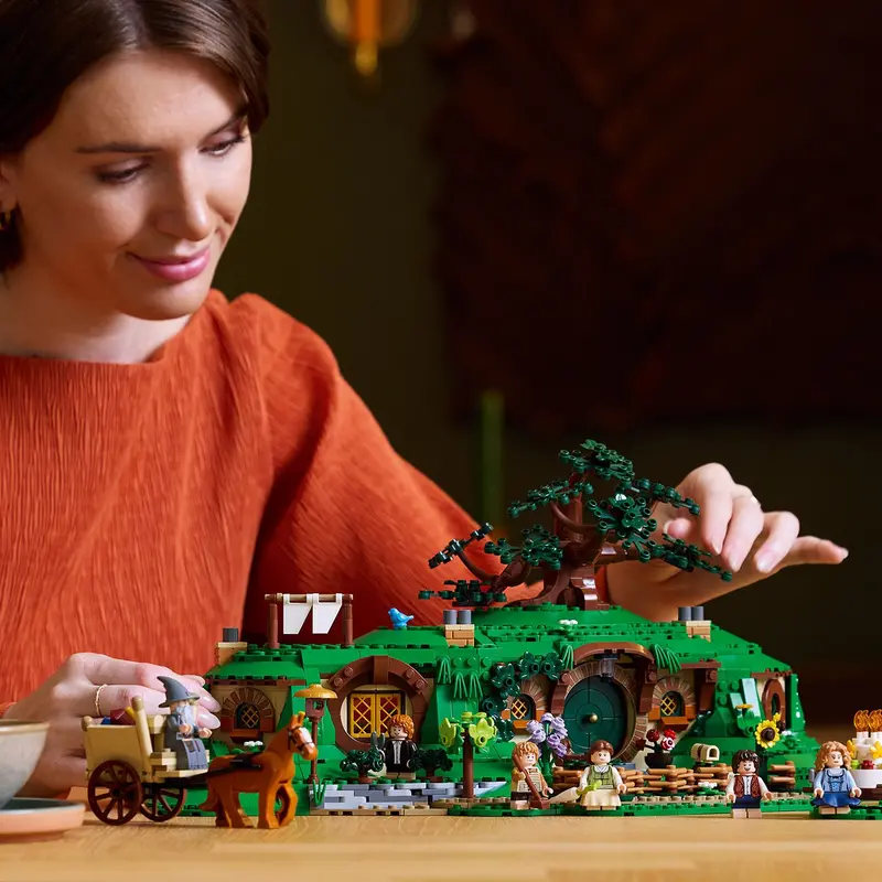 Lego The Lord Of The Rings 10354 The Shire™: Experience Middle-Earth! 2