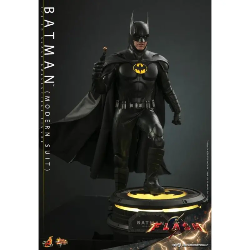 Mms712 The Flash - 1/6Th Scale Batman (Modern Suit) 1