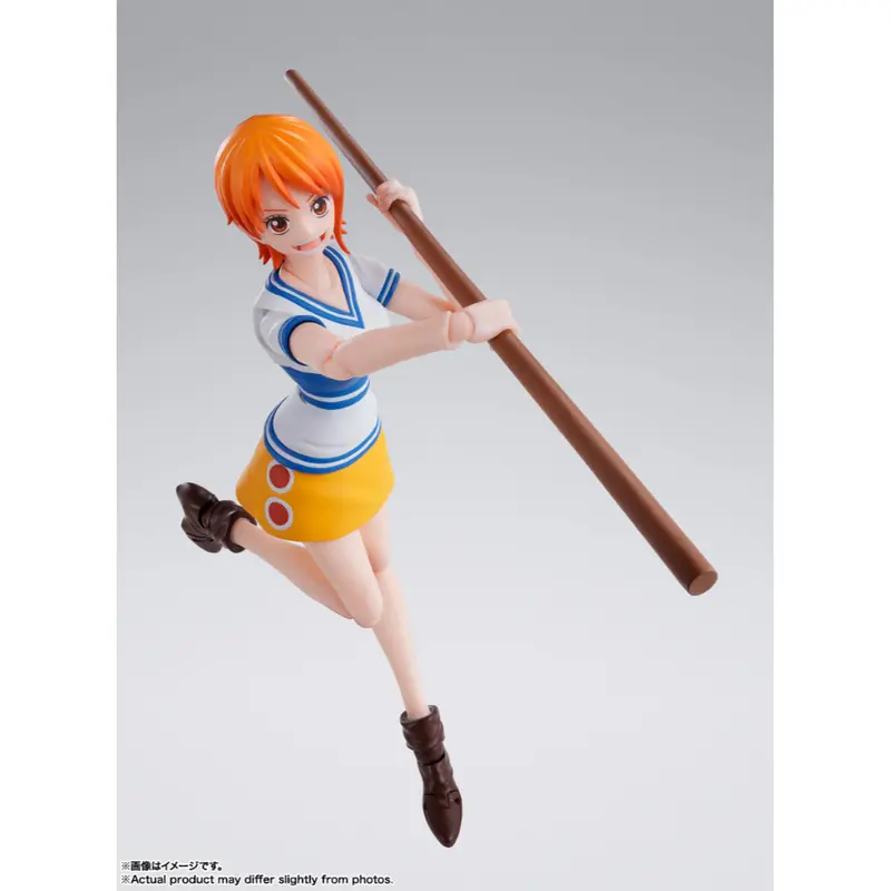 S.H.Figuarts Nami -Romance Dawn- 1