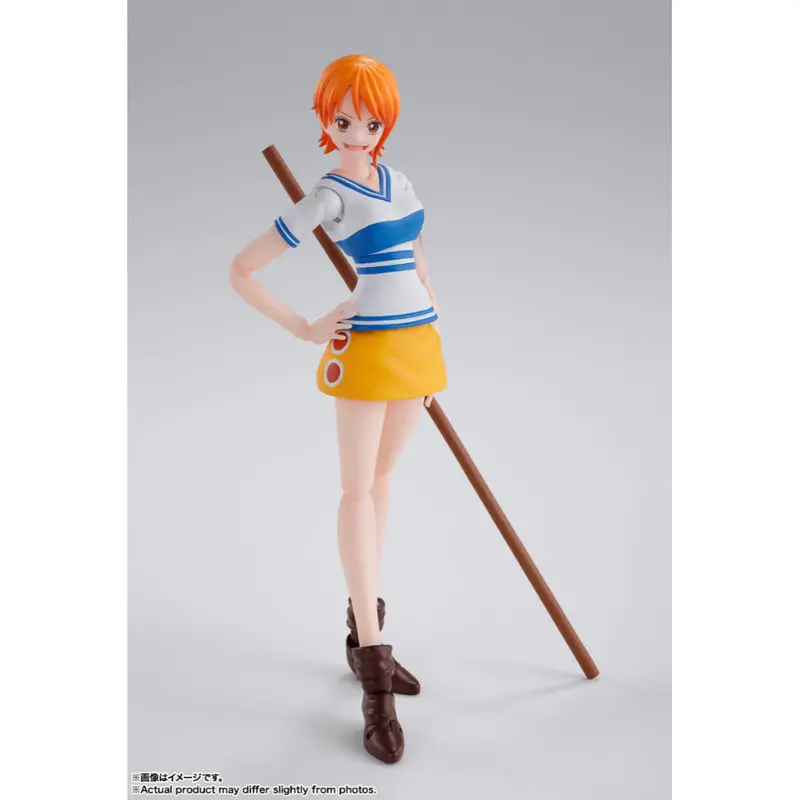 S.H.Figuarts Nami -Romance Dawn- 2